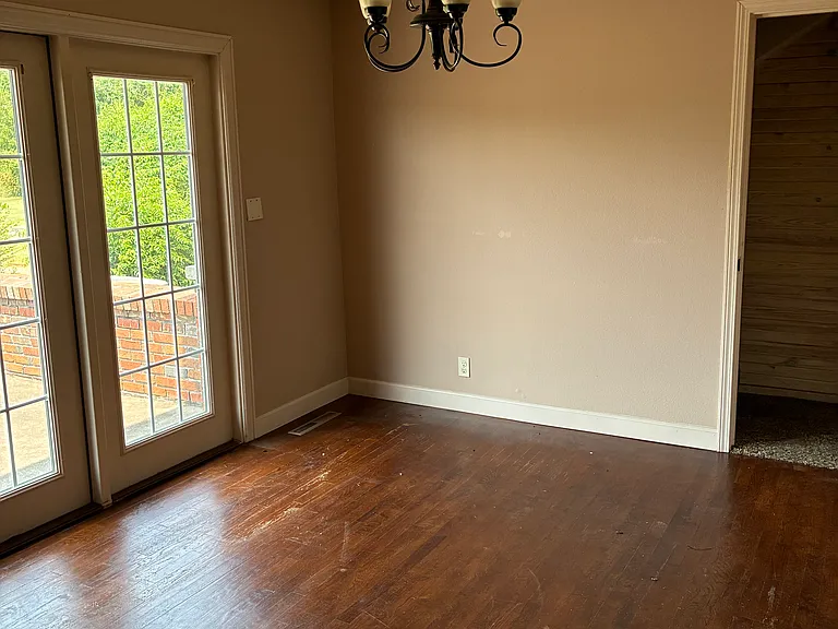 1902 Texas Ave — Photo 6