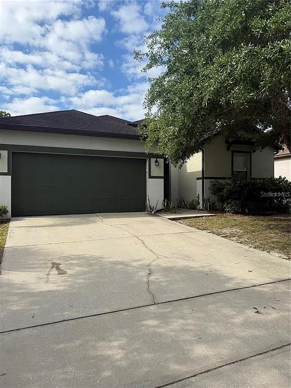 3 bed, 2.0 bath, 1866 sqft, $2,250 — Photo 1