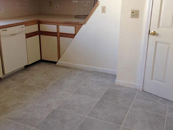 5th image of 63 Medford St Unit 1
