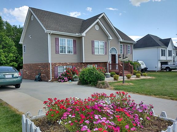 2nd image of 391 Russell Springs Dr