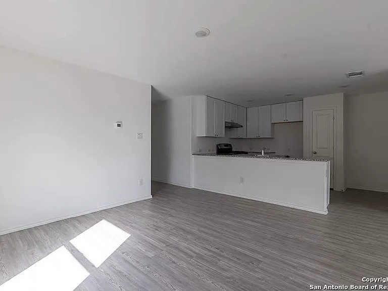 14907 Greenfield Ml — Photo 7