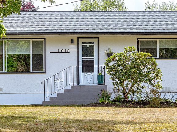 3rd image of 1610 Glen Rd