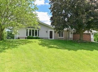 W273S8720 Lakeside Dr, Mukwonago, WI 53149