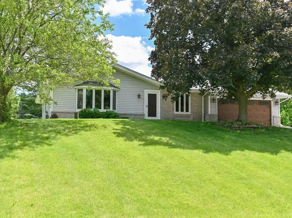 W273S8720 Lakeside DRIVE, Mukwonago, WI 53149