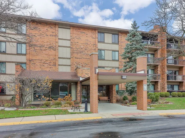 77 Lake Hinsdale Dr APT 108, Willowbrook, IL 60527