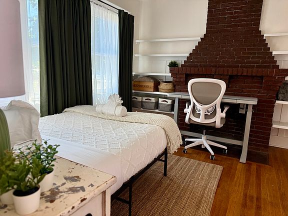 4th image of 801 N Marguerita Ave #801