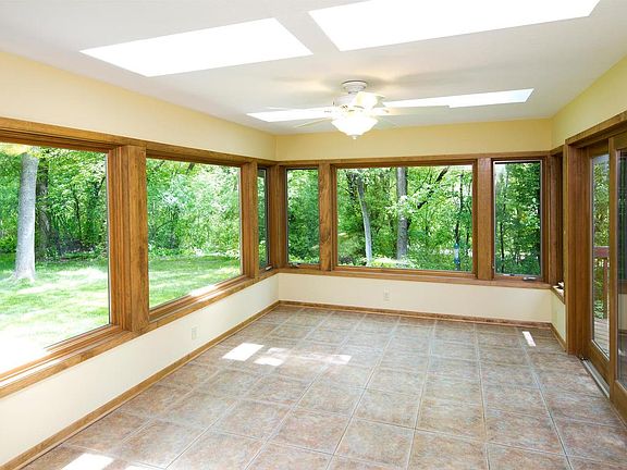4th image of 520 Kimberly Ln N