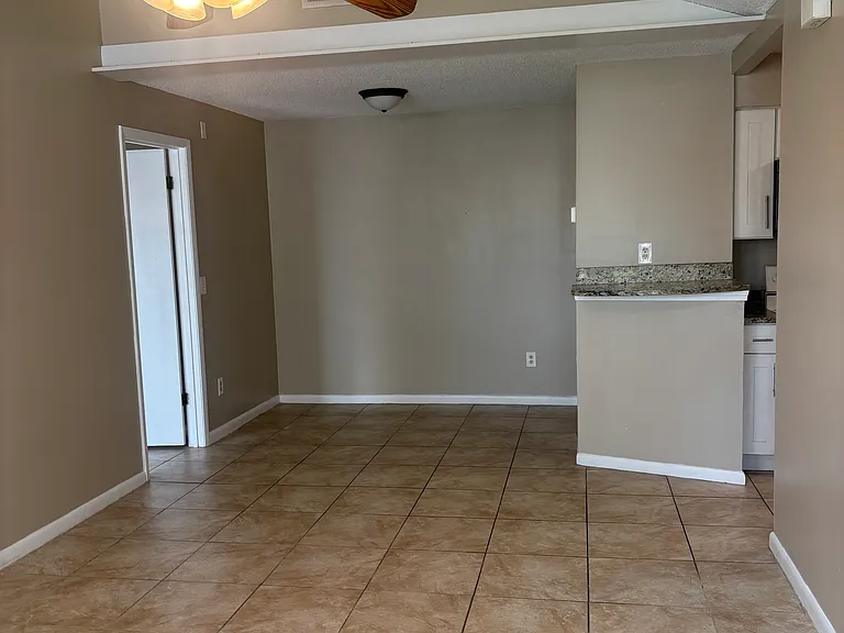 2483 Whispering Woods Blvd #1 — Photo 2