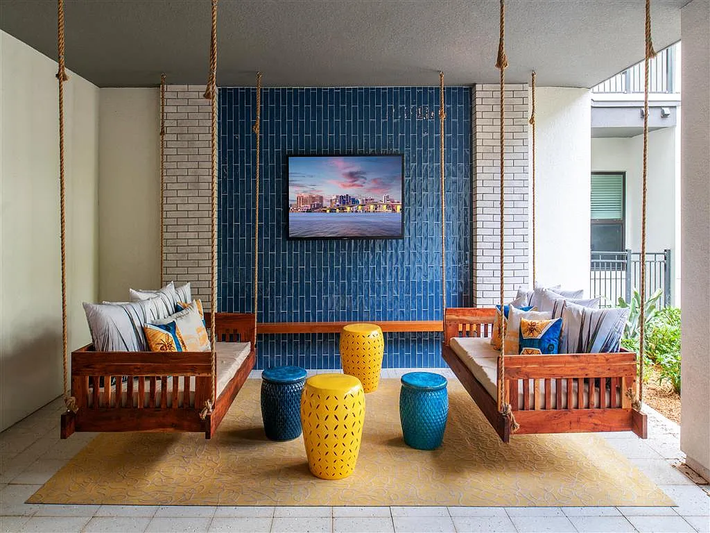 Relaxing Outdoor Space - The District at Rosemary