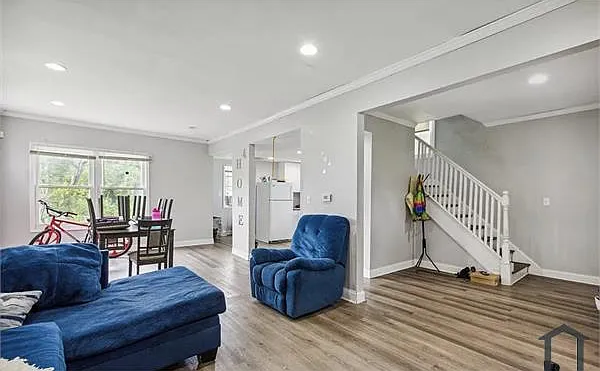 3738 Montgomery St — Photo 9