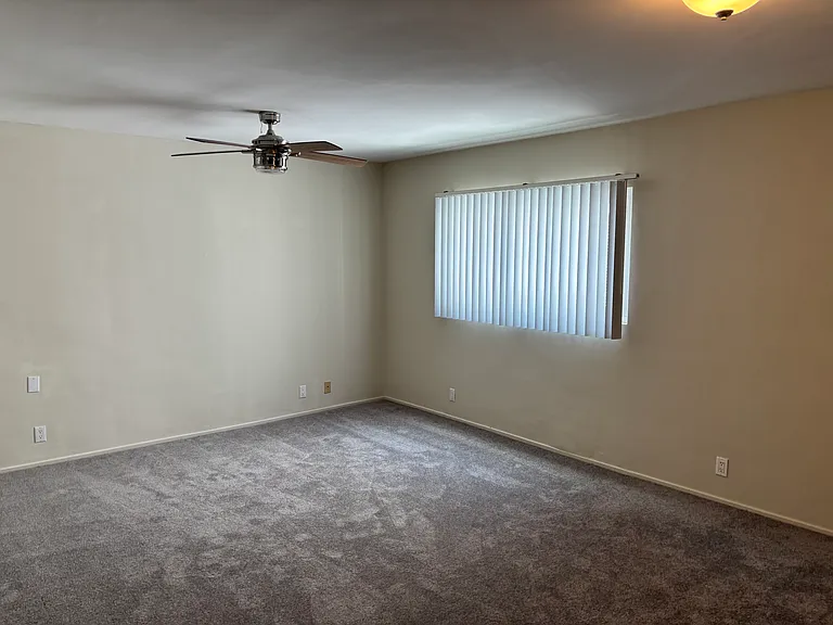 915 Ocean Ave #302 — Photo 31