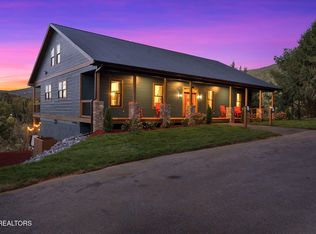 3369 Robeson Rd, Sevierville, TN 37862