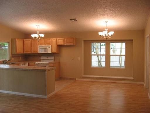 4th image of 12034 LAS VEGAS DR