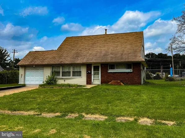 27 Plumtree Turn, Levittown, PA 19056