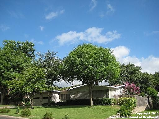 3rd image of 107 Northaven St
