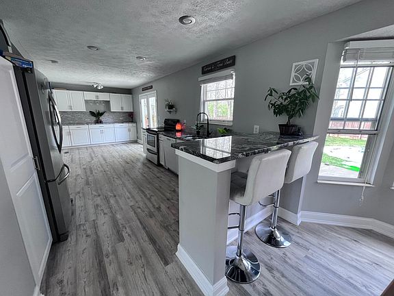 4th image of 800 Maclam Dr