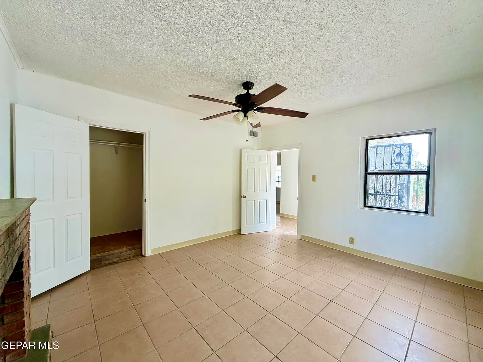 3 bed, 1219 sqft, $1,700 — Photo 4