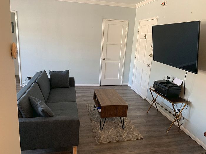 2nd image of 3950 Los Feliz Blvd APT 212