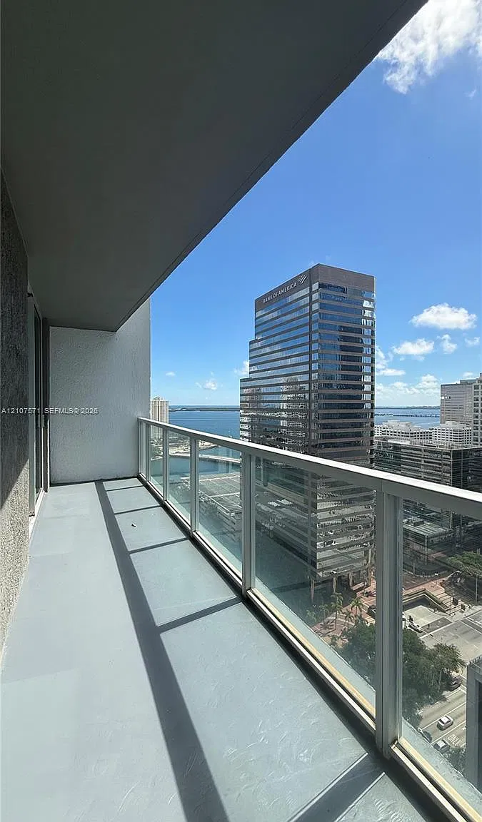 500 Brickell East Condo — Photo 1