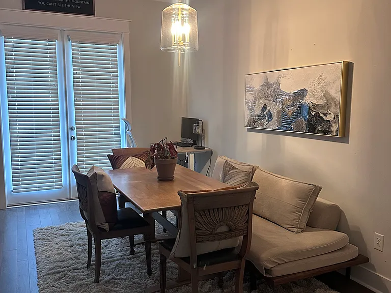 dining area, level 2