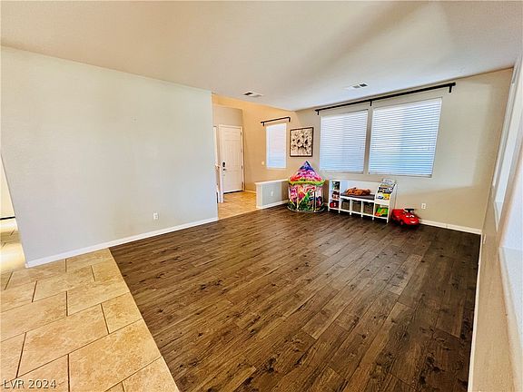 5th image of 4432 Desert Haven Ave
