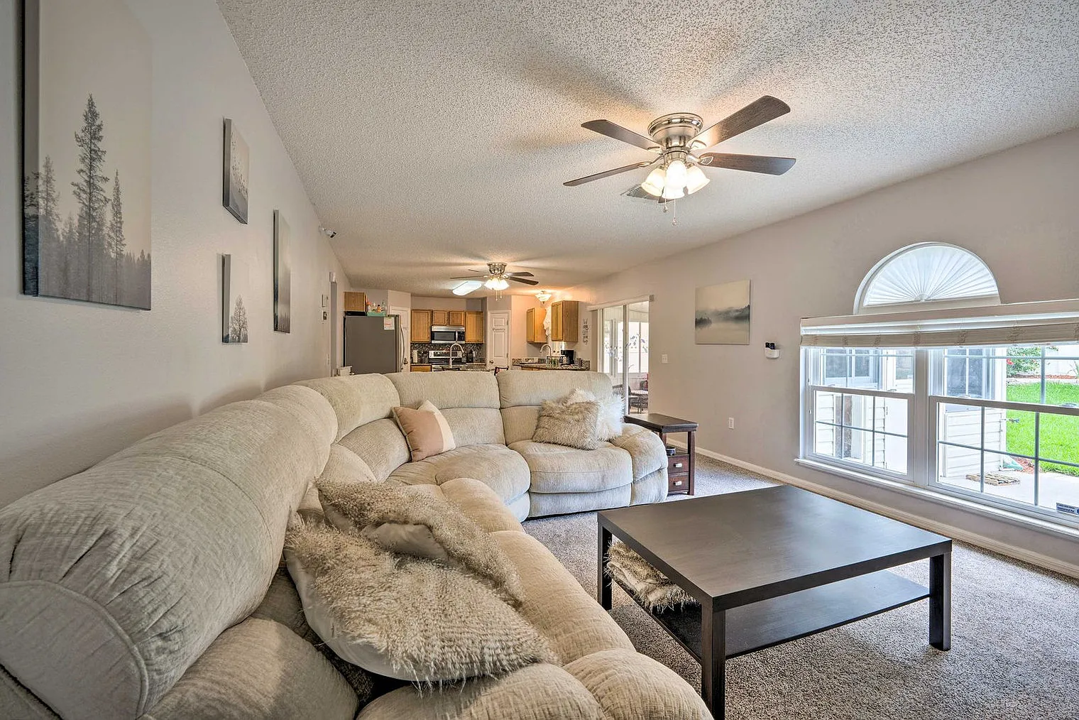 4 bed, 2.0 bath, 2873 sqft, $3,090 — Photo 3