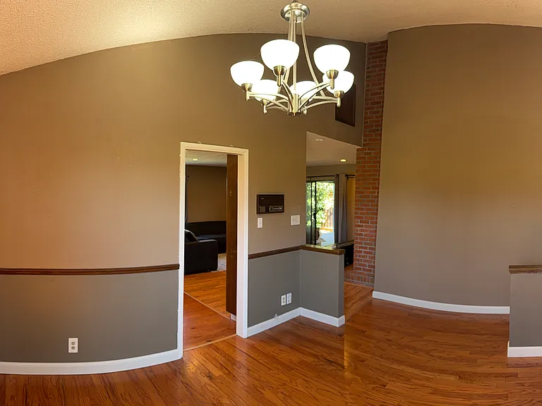 Goldsmith Dr — Photo 8