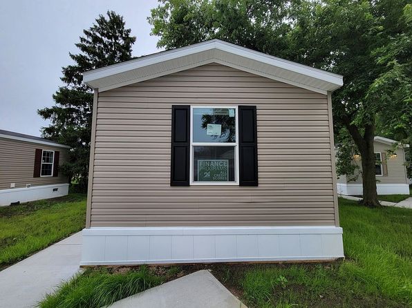 279 Lakeside Dr
