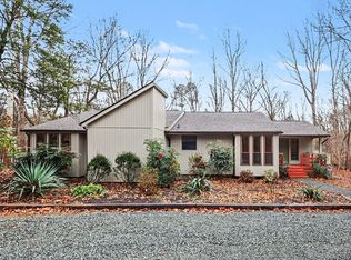 5325 Hideaway Dr, Chapel Hill, NC 27516