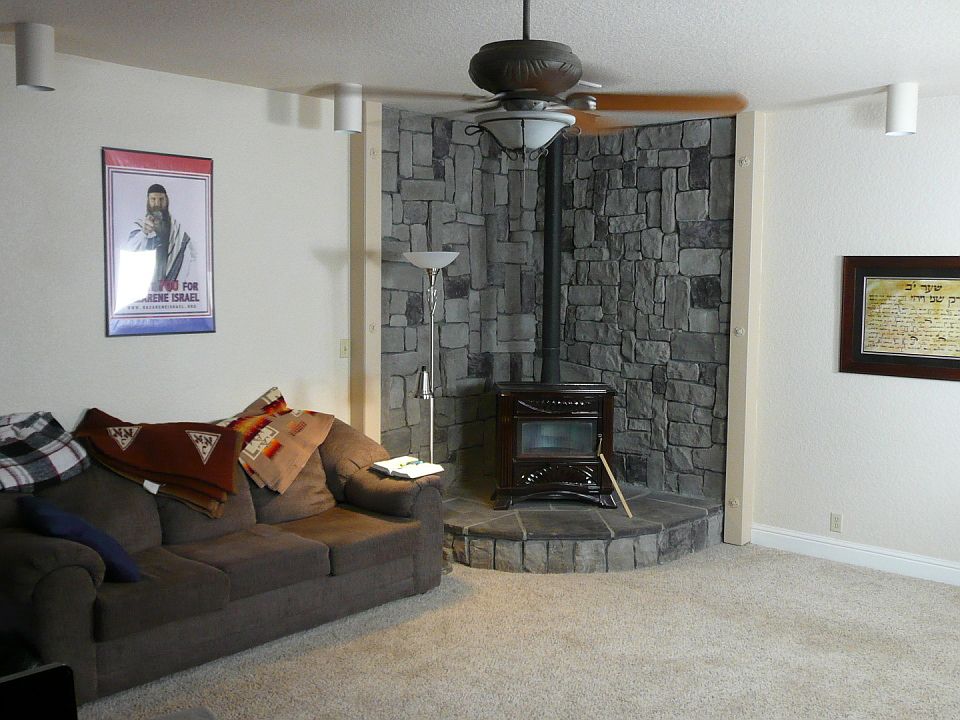 2nd image of 18485 Del Norte Cottonwood