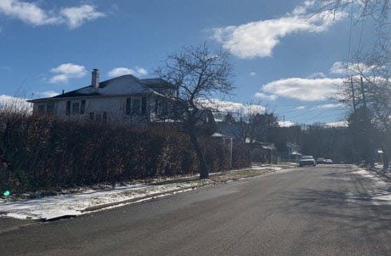 4th image of 33 Avon St