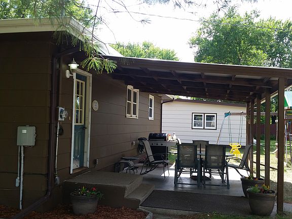 Covered concrete patio