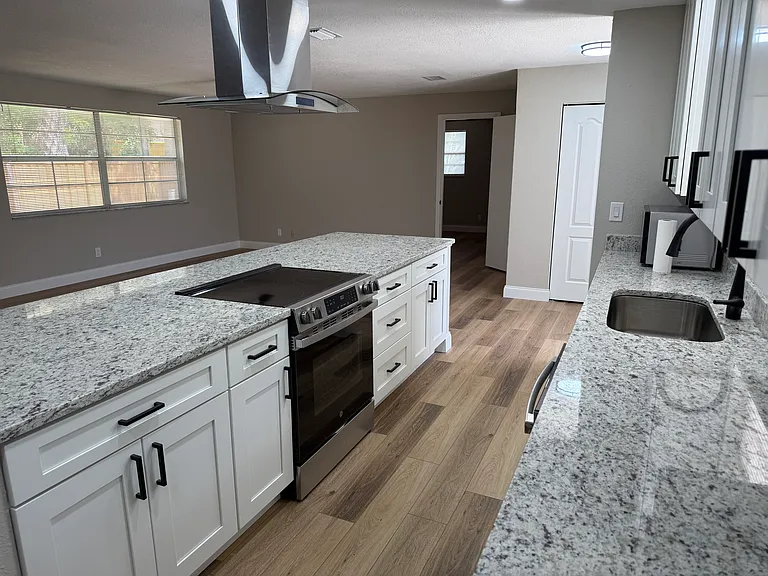 791 Lindenwood Cir E — Photo 12