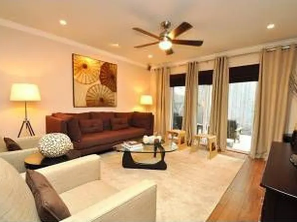 2230 S Piney Point Rd APT 118, Houston, TX 77063