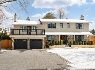 59 White Pne, Beaconsfield, QC H9W 5E4