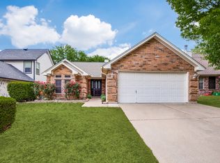 5816 Stone Meadow Ln, Fort Worth, TX 76179