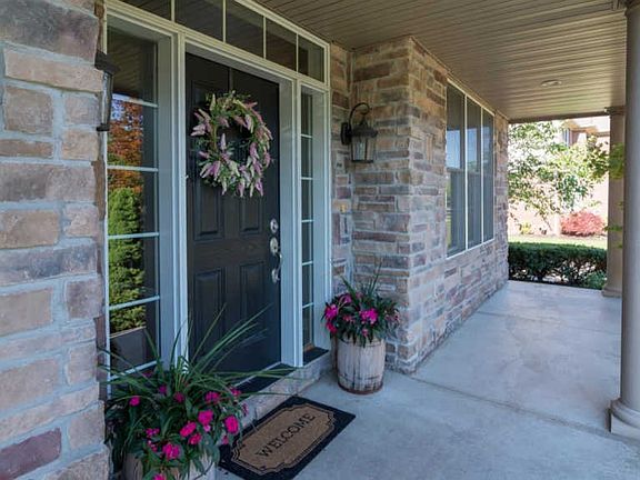 3rd image of 48837 Castleford Dr #39