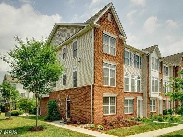 25101 Overlord Ter, Chantilly, VA 20152