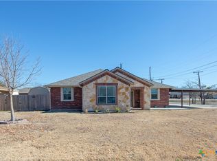 319 Scott St, Rogers, TX 76569