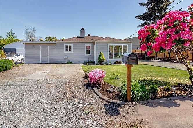 1st image of 1417 47th Ave E