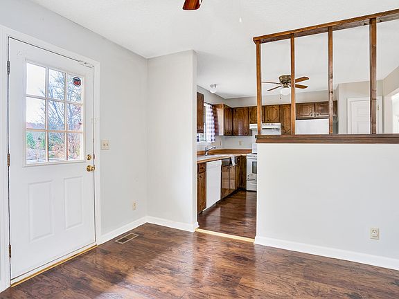 5th image of 8321 Oak Forest Ln
