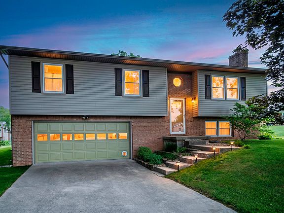 2nd image of 203 Westridge Ct