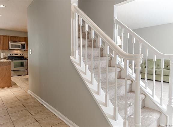 2nd image of 133 Meadow Pond Ln