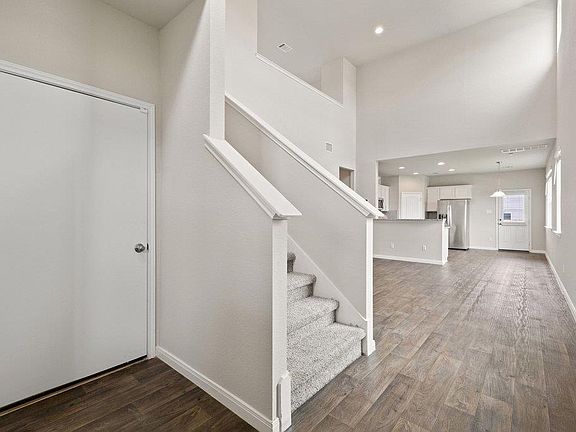 4th image of 102 Ashford Way