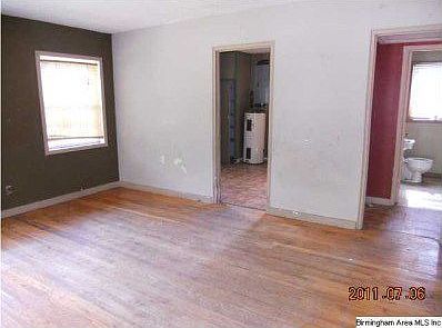 5th image of 474 15th Ave SW