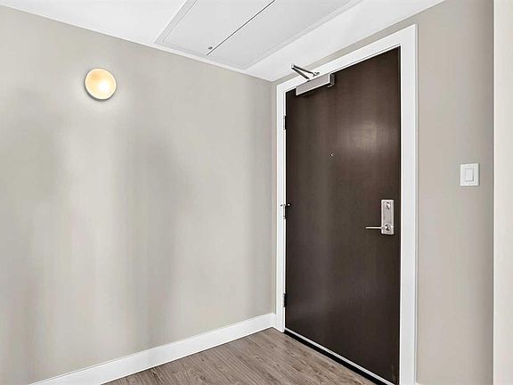 5th image of 1122 W 3rd St SE #1602