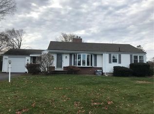 147 Lawnacre Dr, Cranston, RI 02920