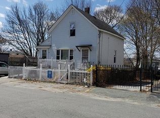 4 Sargent St, Lawrence, MA 01841