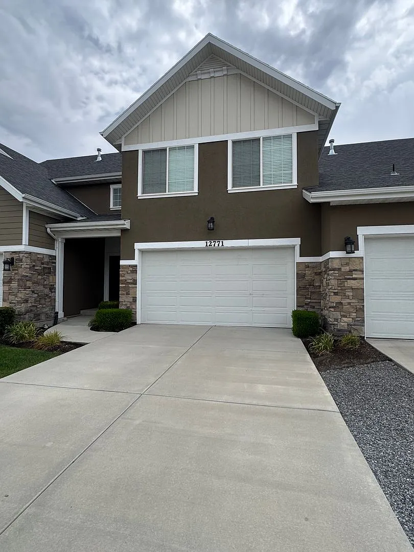 Beautiful Riverton Townhome for rent! — Photo 1