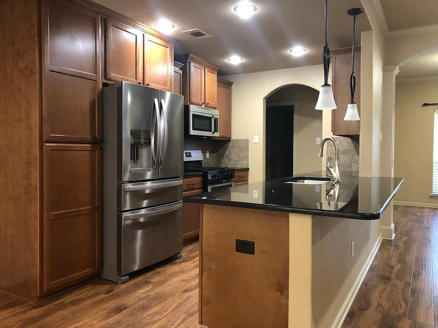 3 bed, 1752 sqft, $2,000 — Photo 3